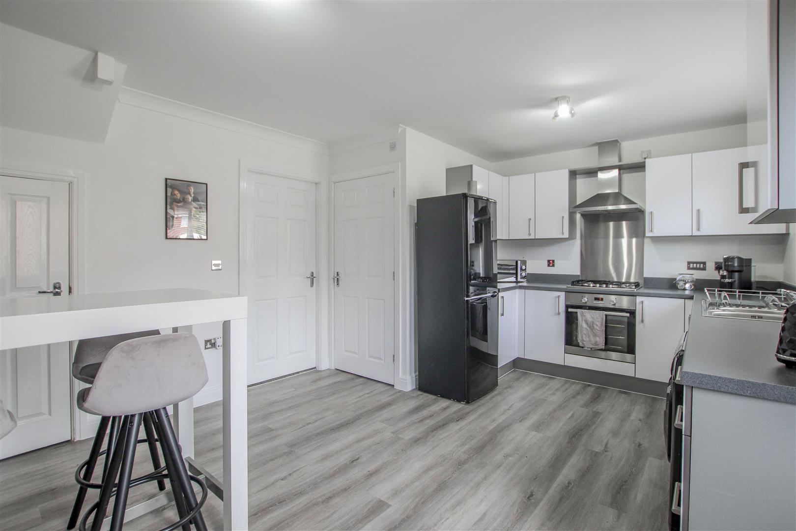 3 Bed Mid Terrace House For Sale - Main Image